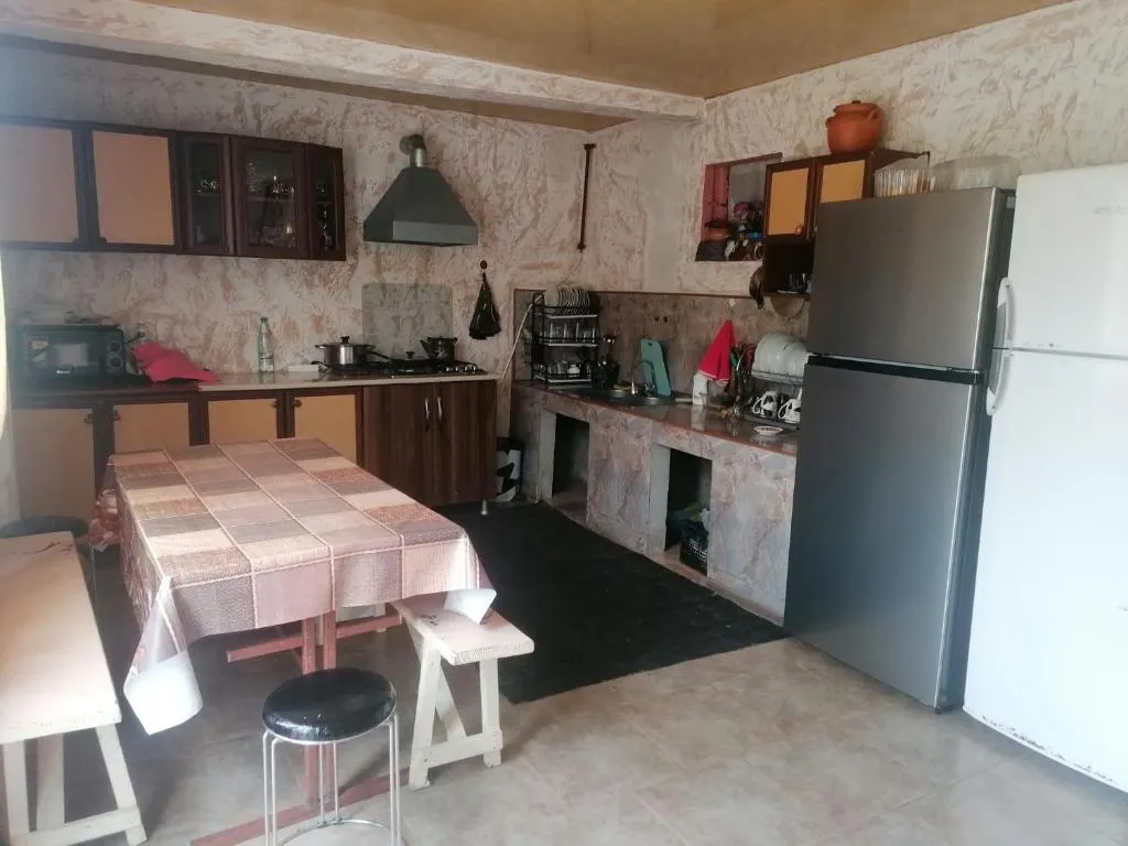 Дом, 5-комн., 200 м²