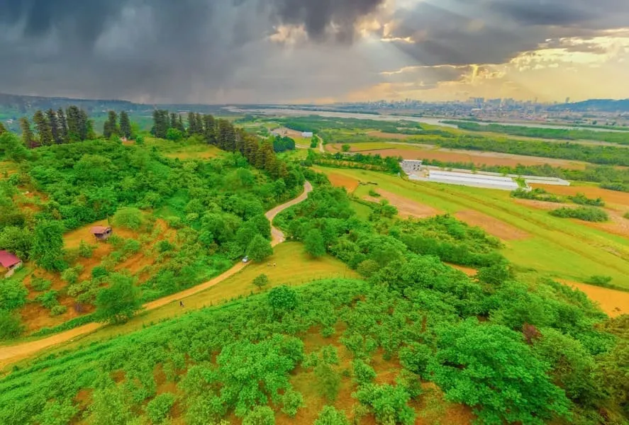 Земля, 1500 м²