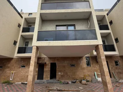 House, 4-room, 185 m²