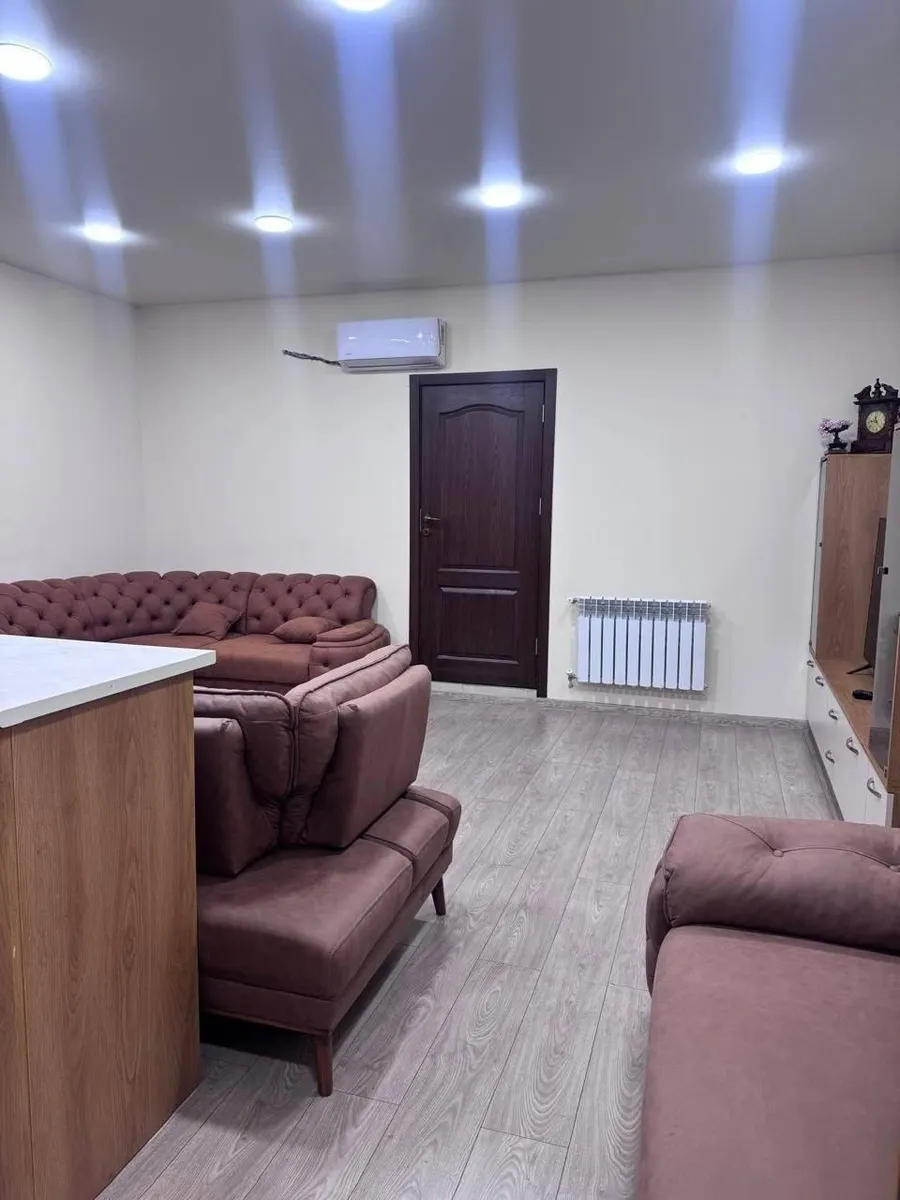 Квартира, 3-комн., 82 м²