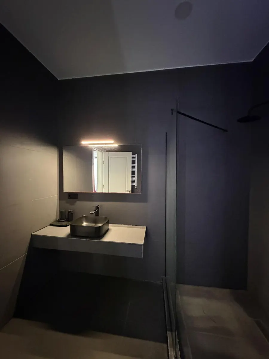 House, 5-room, 250 m²