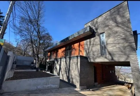 Дом, 5-комн., 750 м²