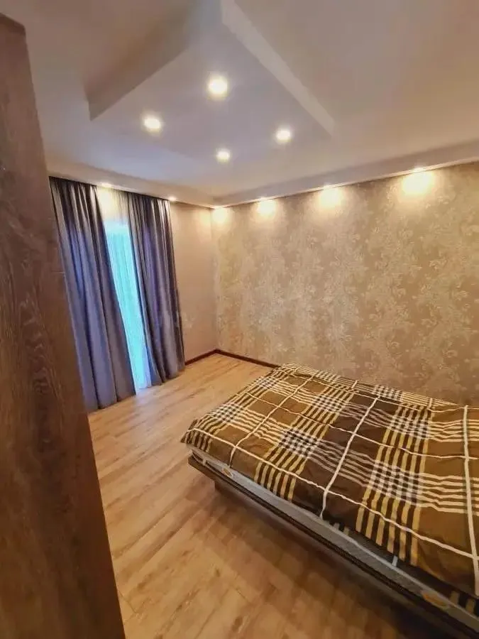 Дом, 8-комн., 415 м²