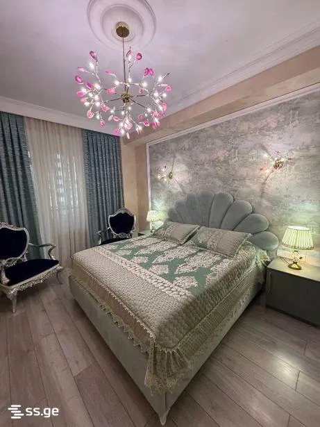 Apartment, 5-room, 133 m²