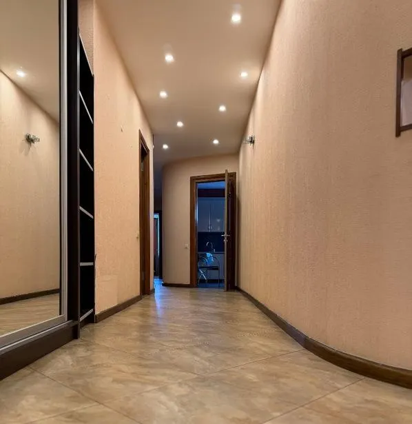 Квартира, 3-комн., 124 м²