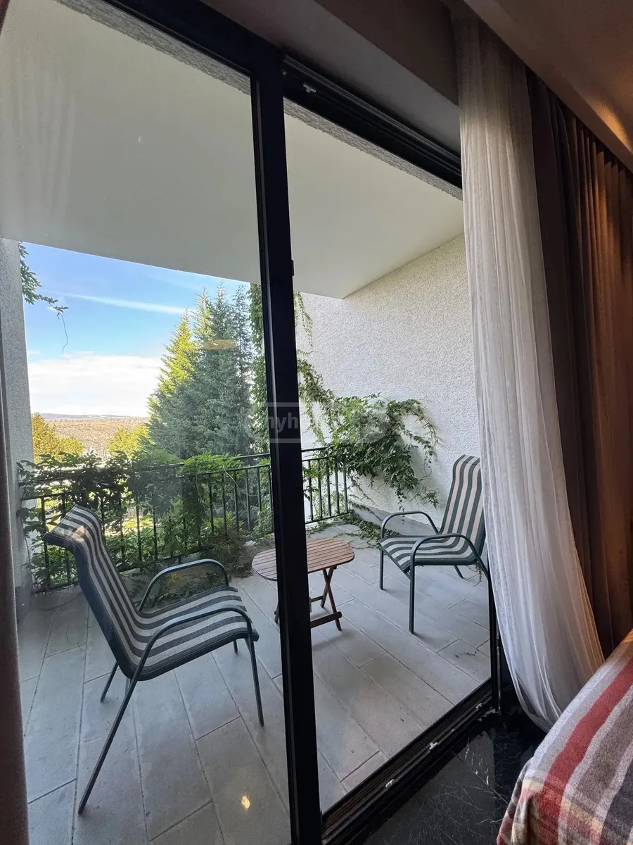 House, 5-room, 588 m²
