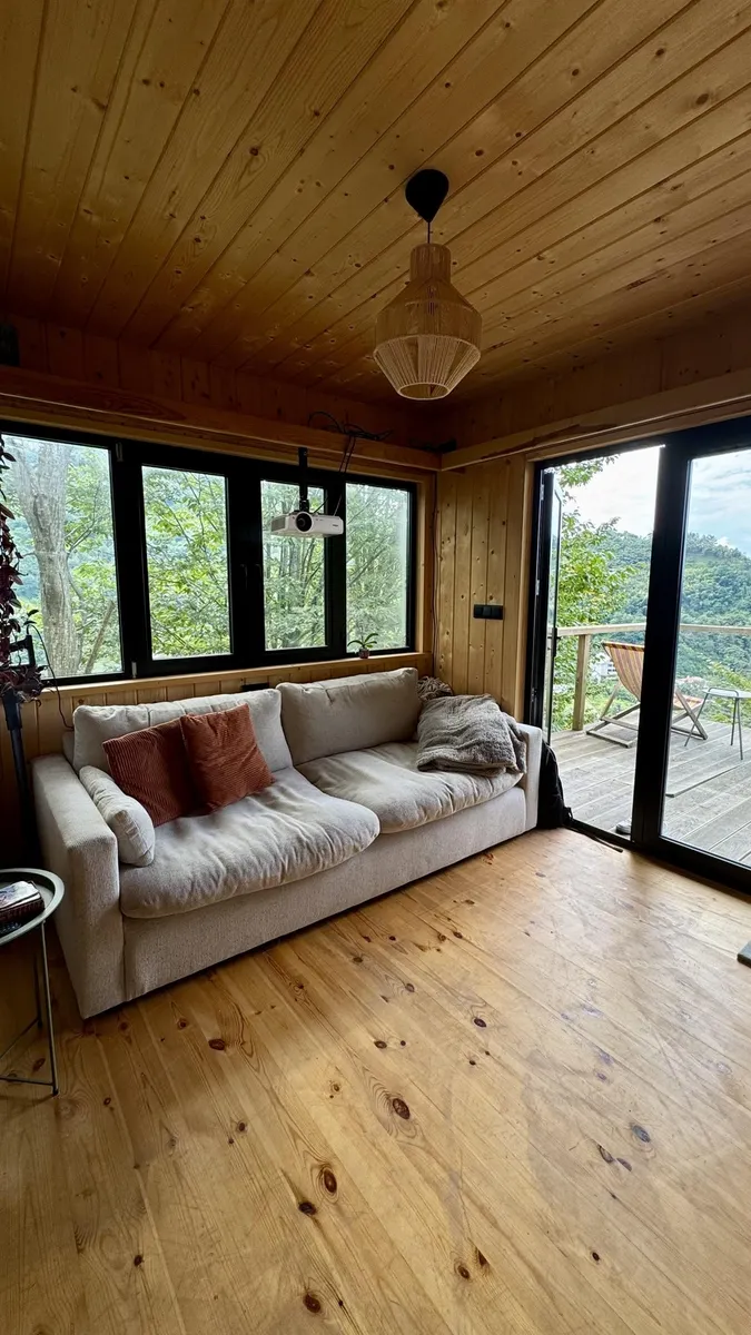 House, 3-room, 210 m²