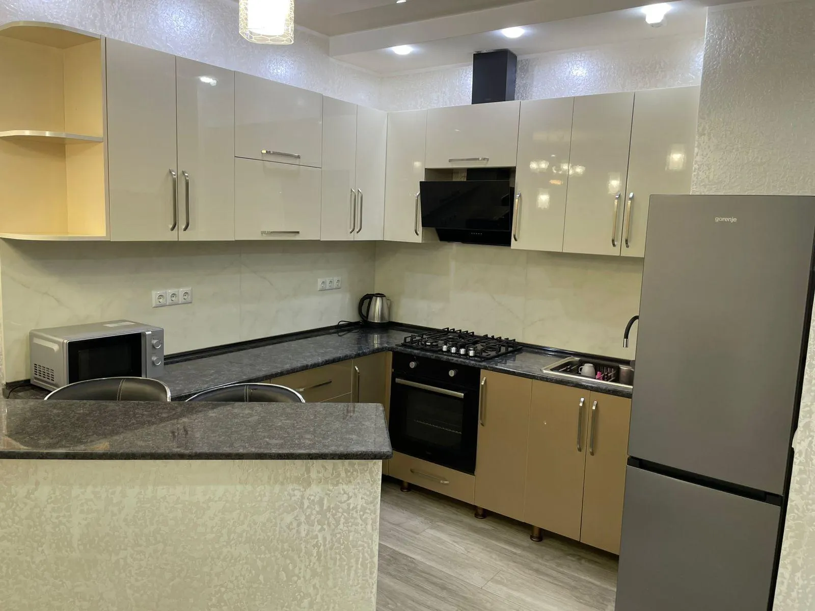Квартира, 3-комн., 60 м², Giorgi Leonidze St, 17