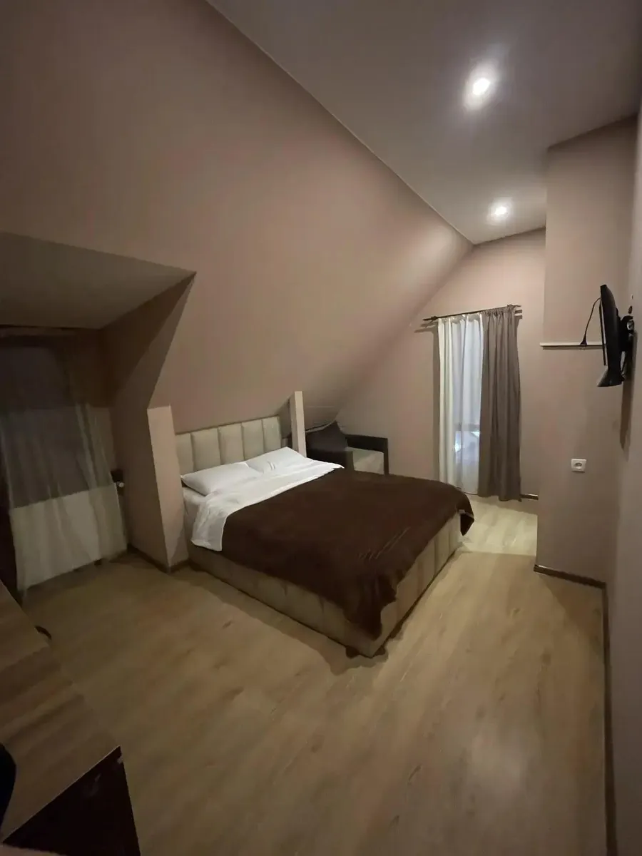 House, 6-room, 252 m²
