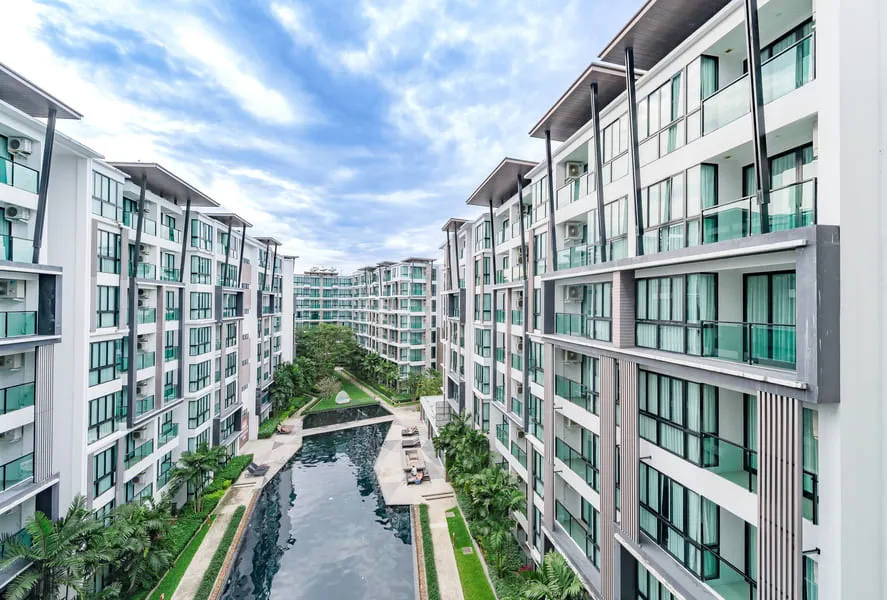 Royal Lee the Terminal Phuket residential complex