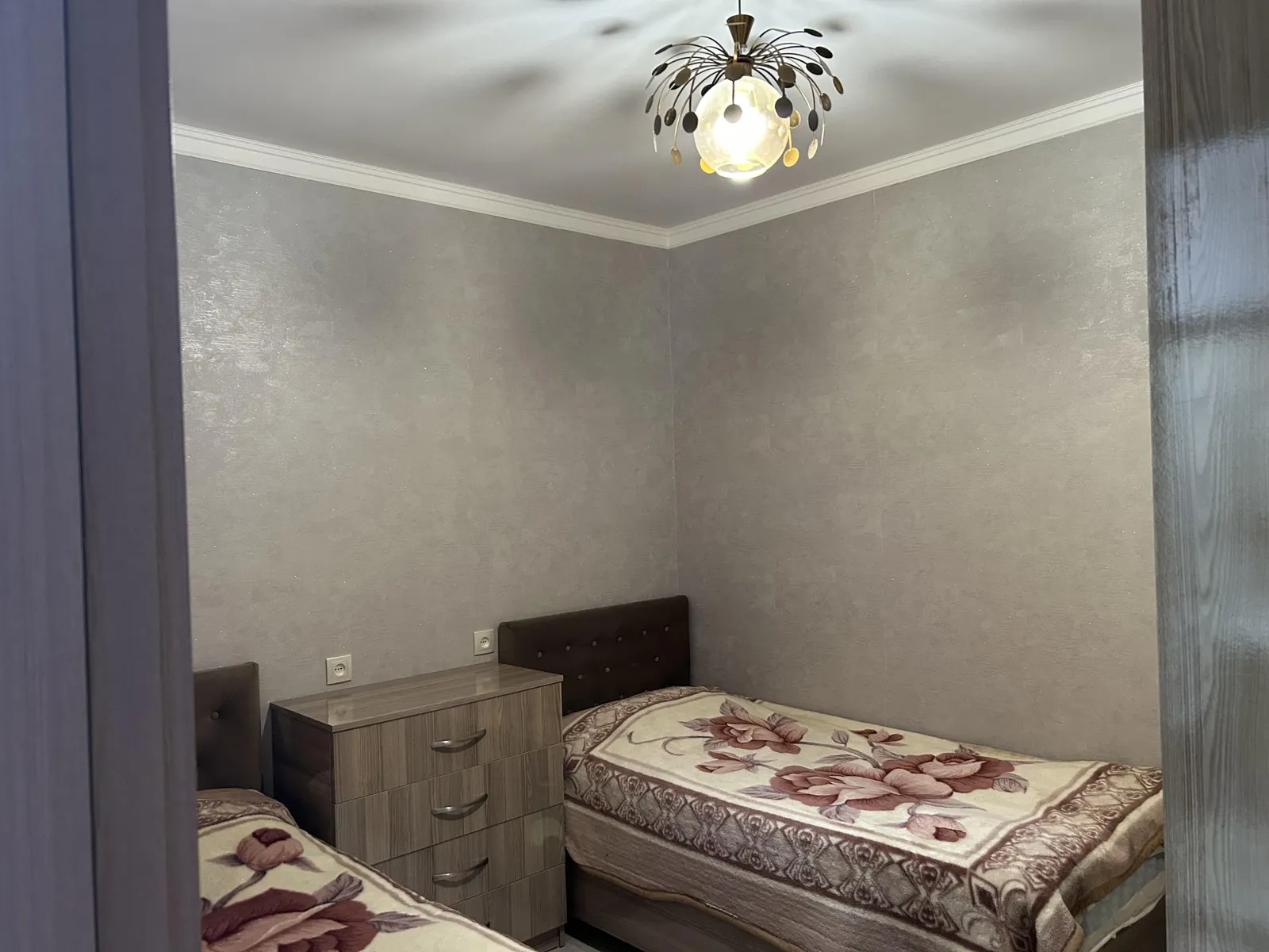 Квартира, 3-комн., 70 м², Nev Tower