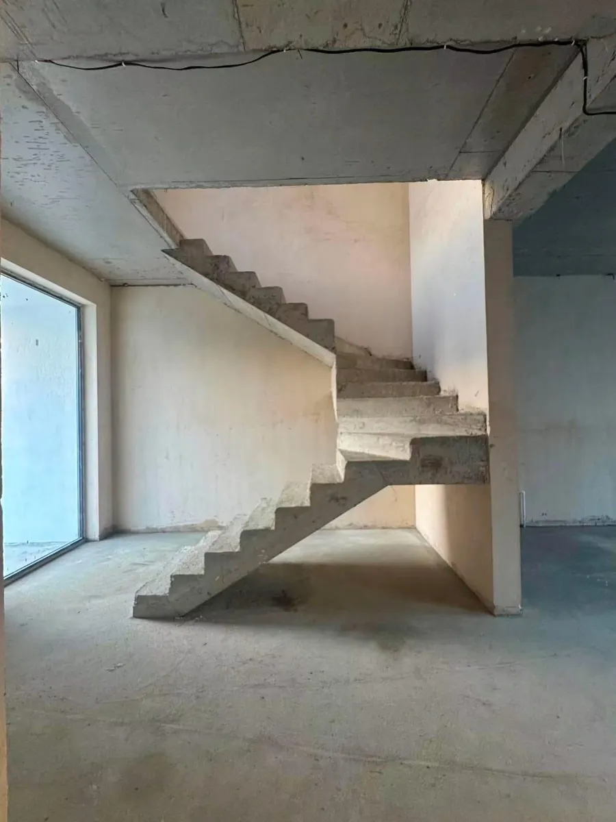 Дом, 5-комн., 250 м²