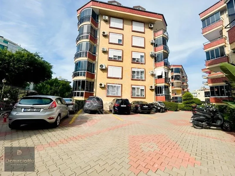 Apartment, 3-room, 120 m²