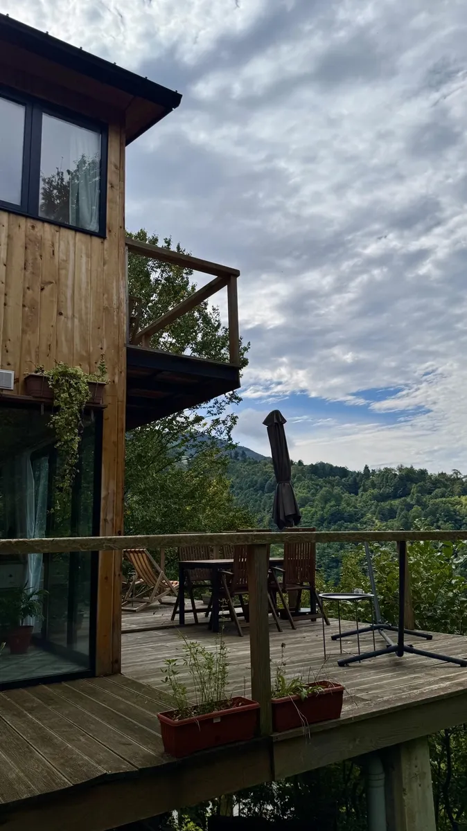 House, 3-room, 210 m²