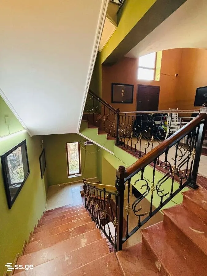 Дом, 5-комн., 430 м²
