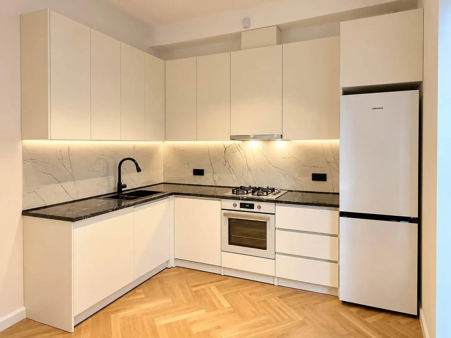 Квартира, 3-комн., 110 м²