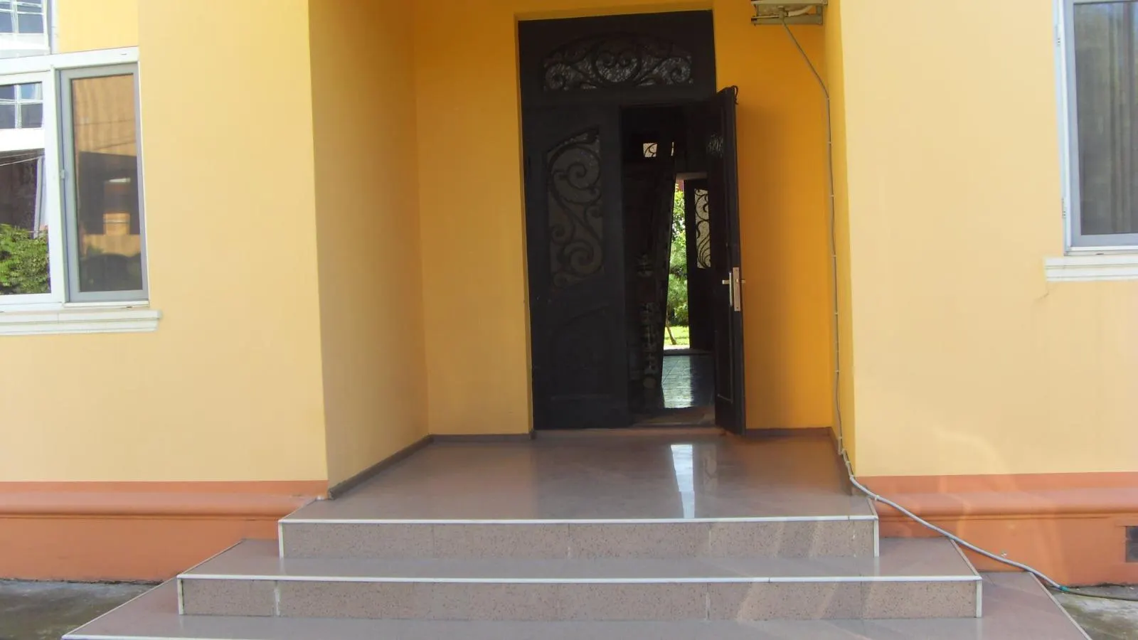 House, 5-room, 290 m²