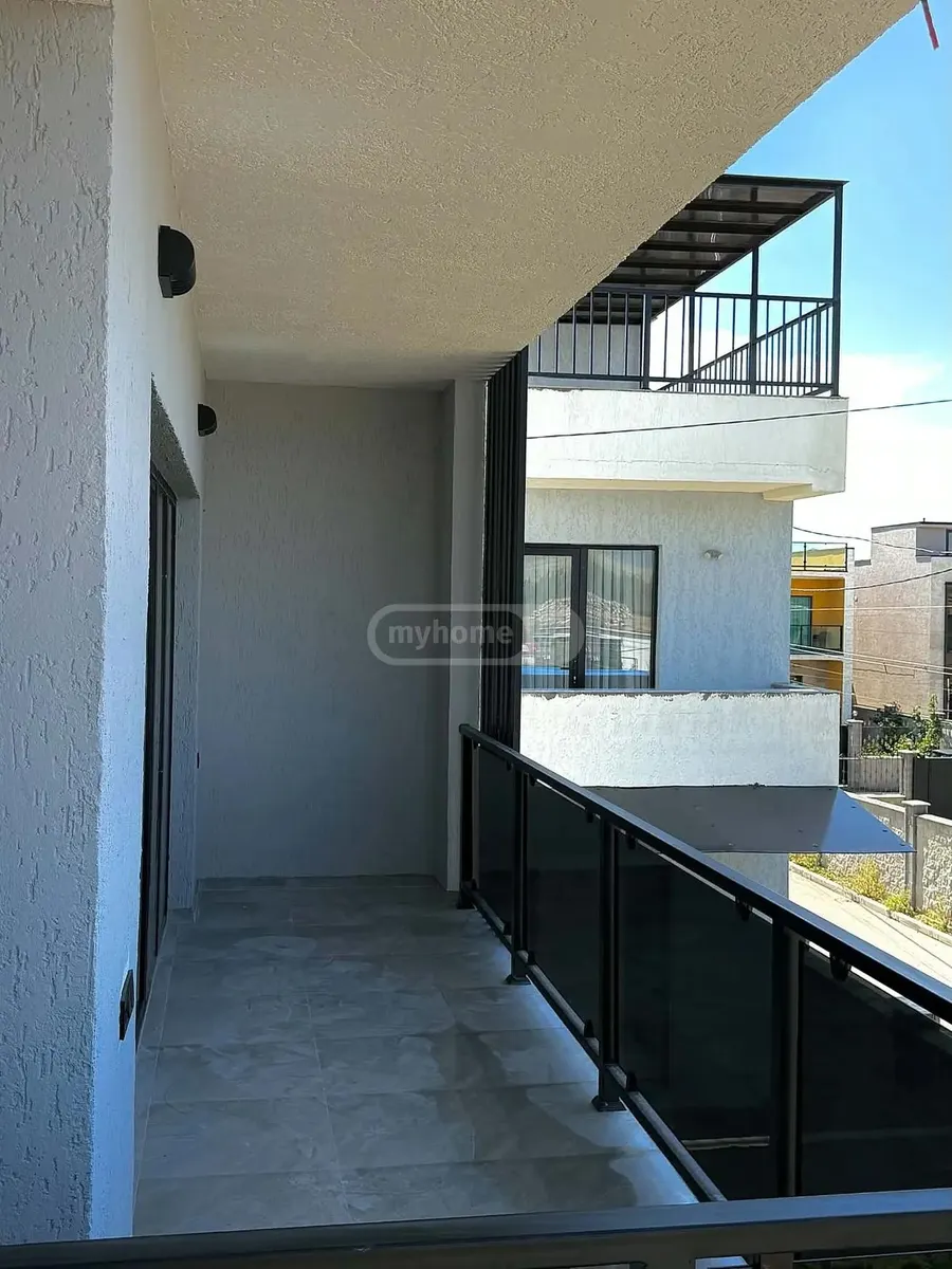 Дом, 7-комн., 220 м²