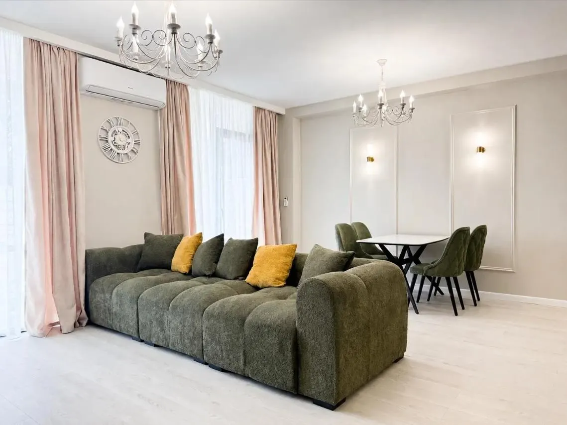 Дом, 6-комн., 273 м²