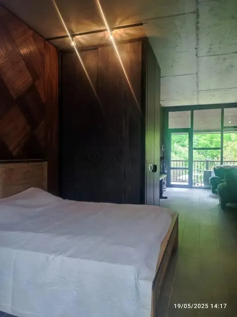 Дом, 5-комн., 245 м²