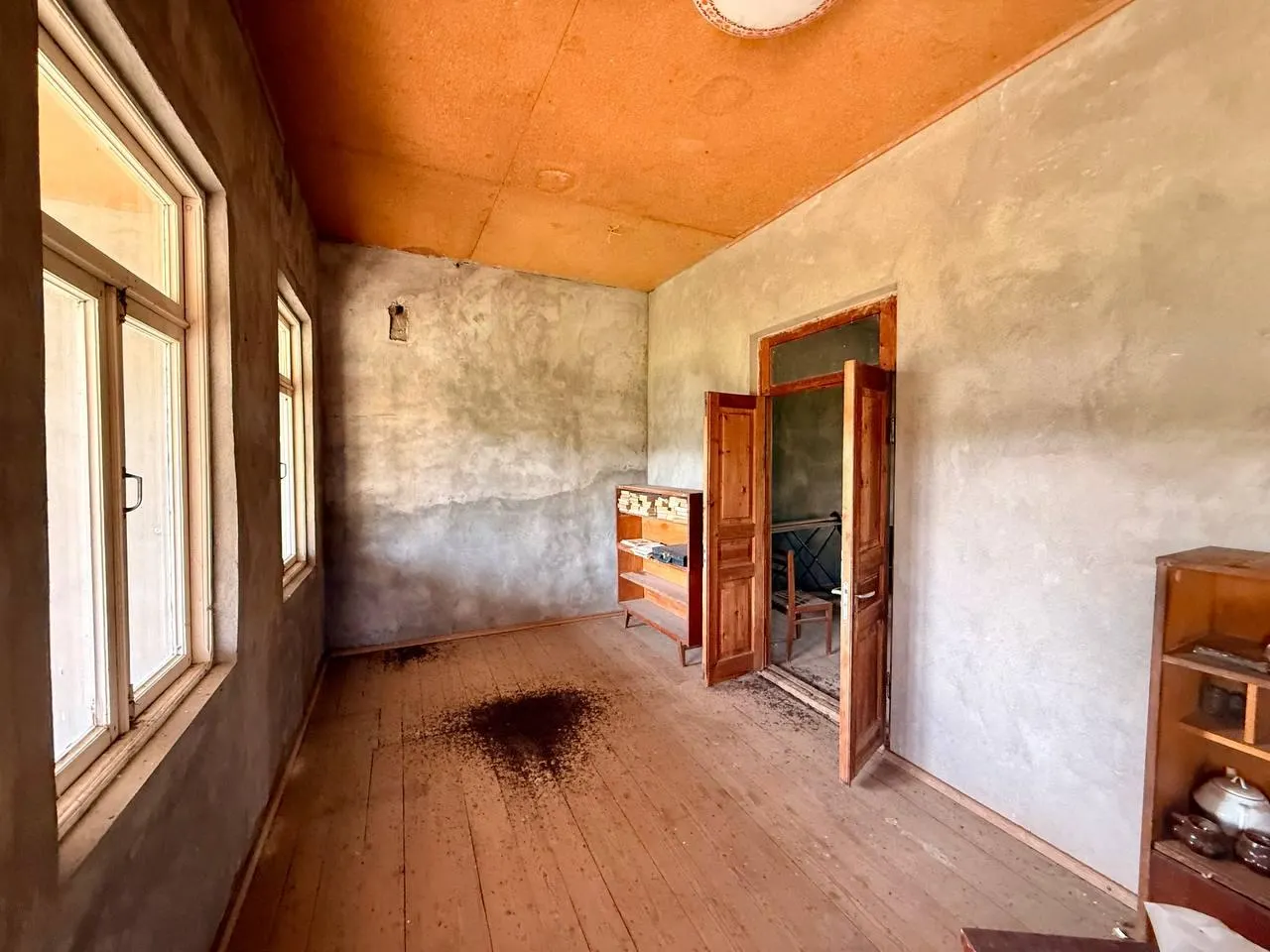 House, 5-room, 250 m²