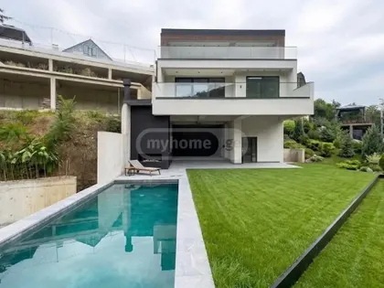 Дом, 5-комн., 1500 м²