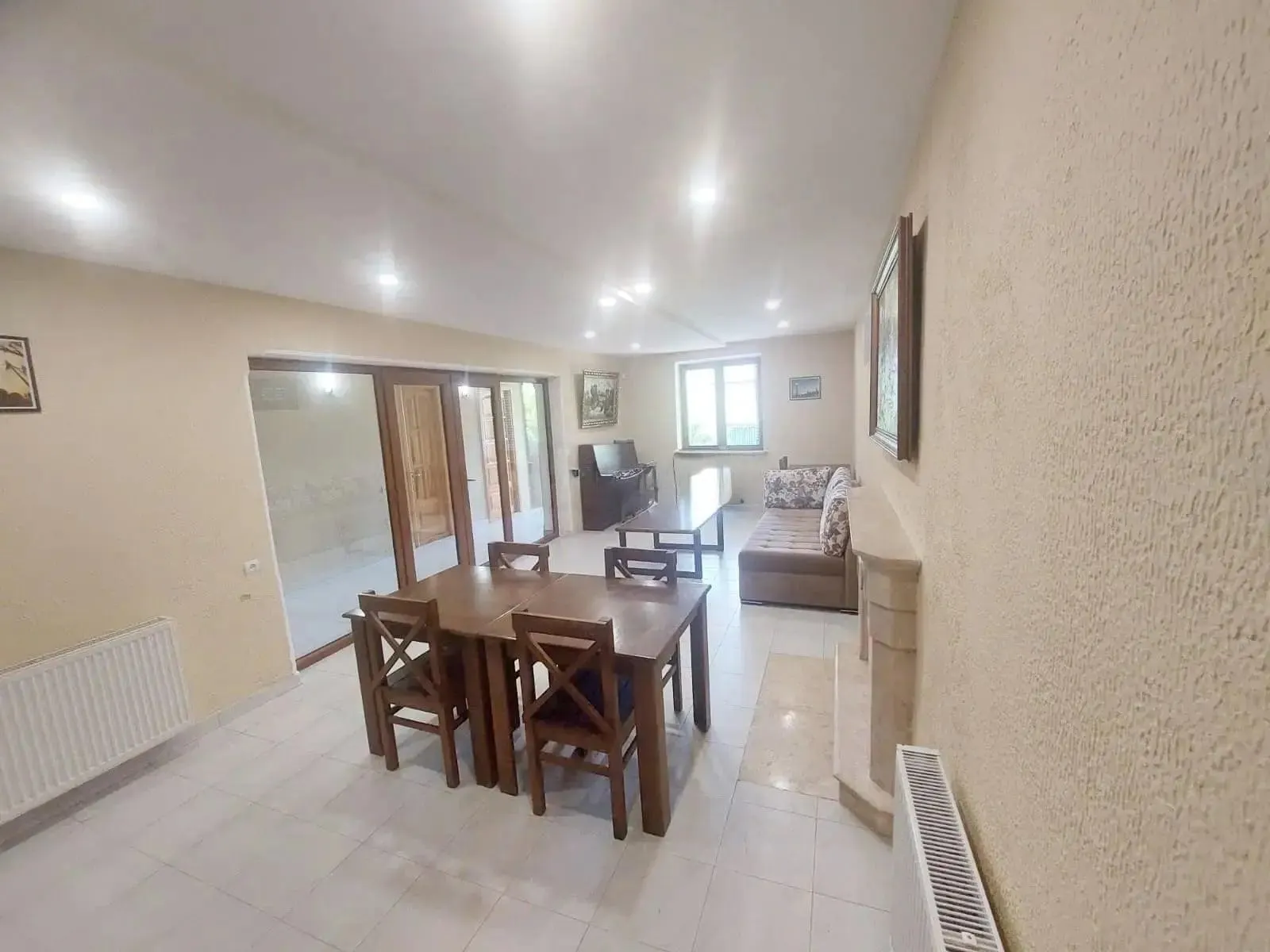Дом, 7-комн., 350 м²