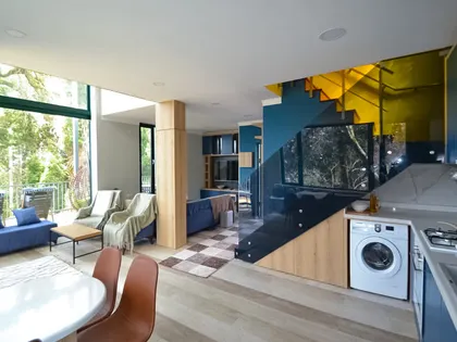 House, 300 m²