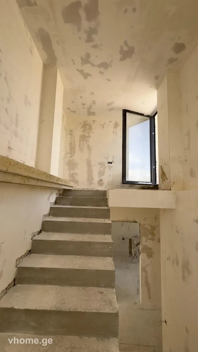 Дом, 5-комн., 335 м²