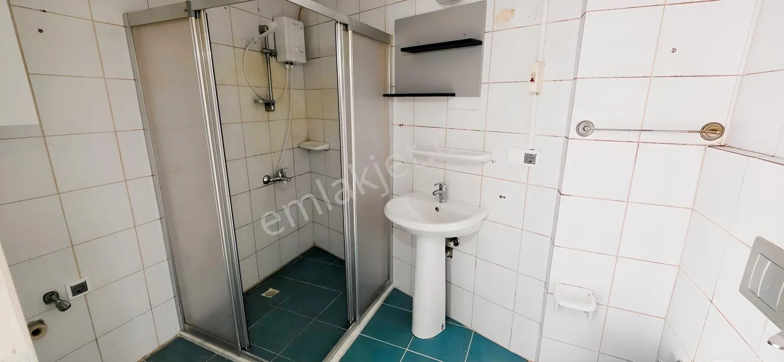 Apartment, 4-room, 120 m², Karbeyaz Sitesi