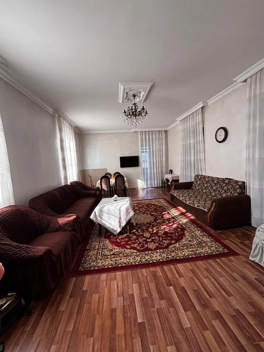 House, 3-room, 177 m²