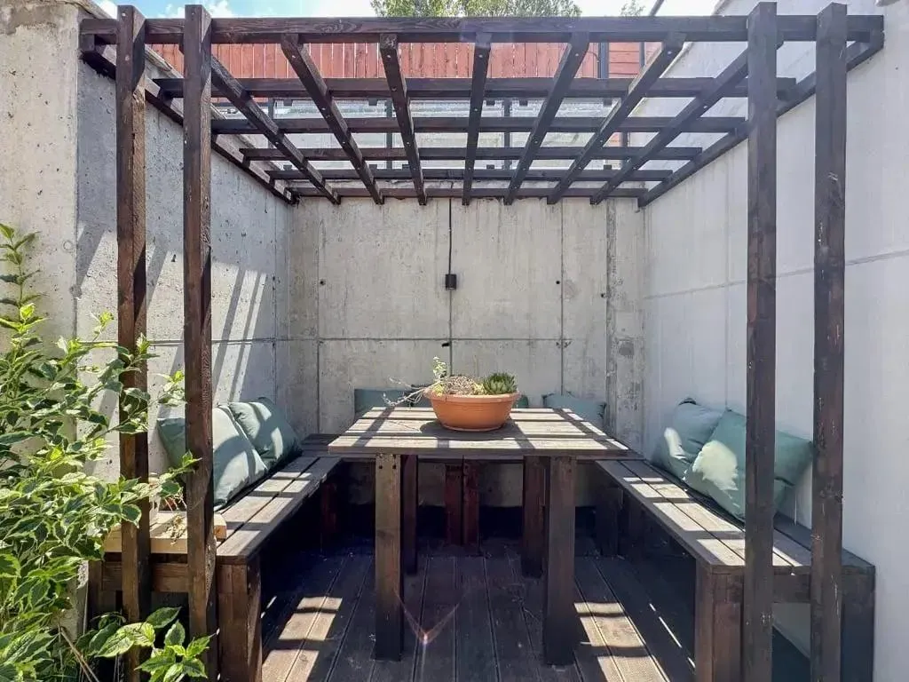 House, 9-room, 280 m²