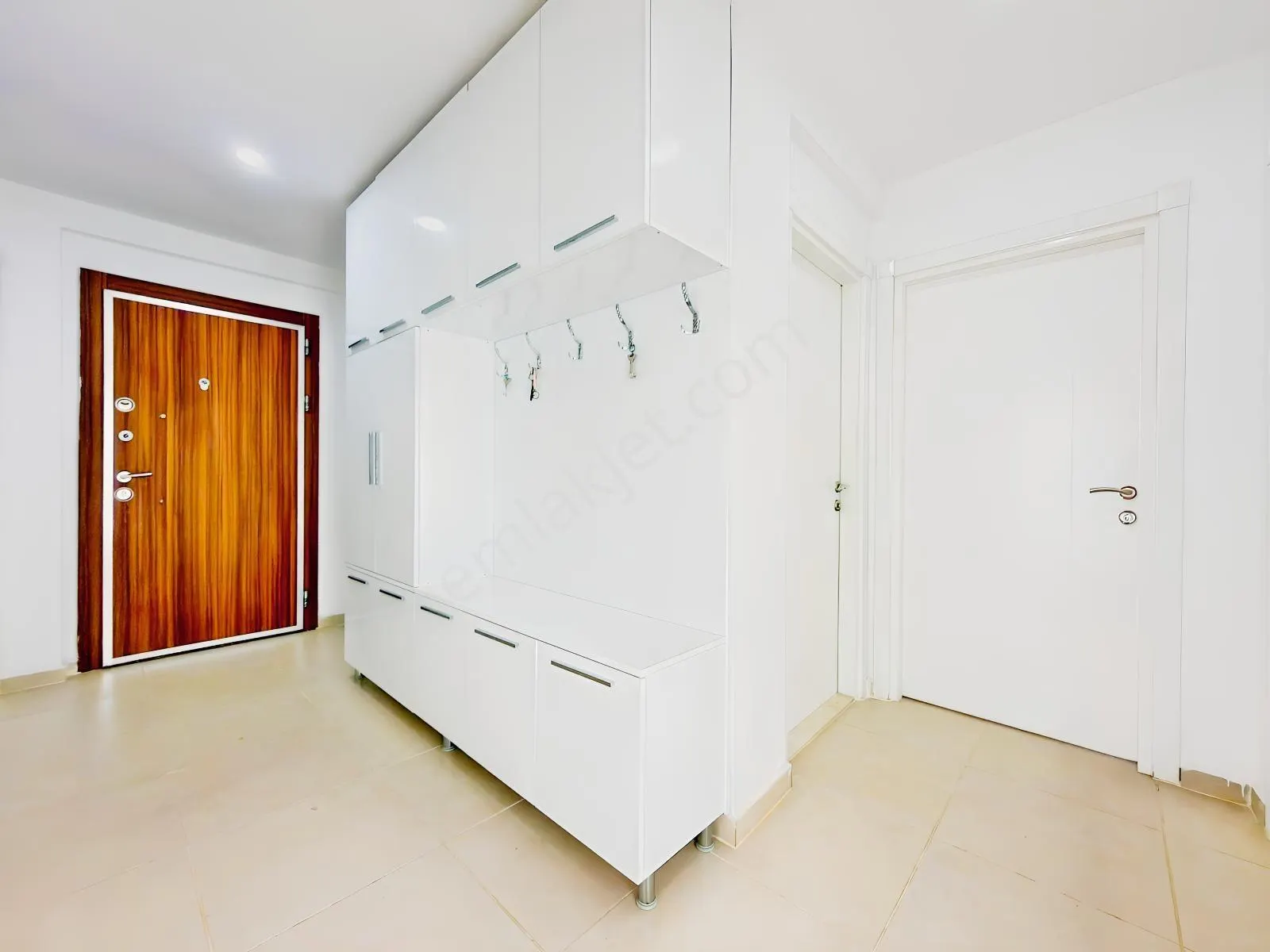 Apartment, 4-room, 140 m²