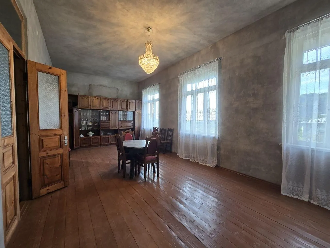 House, 5-room, 340 m²