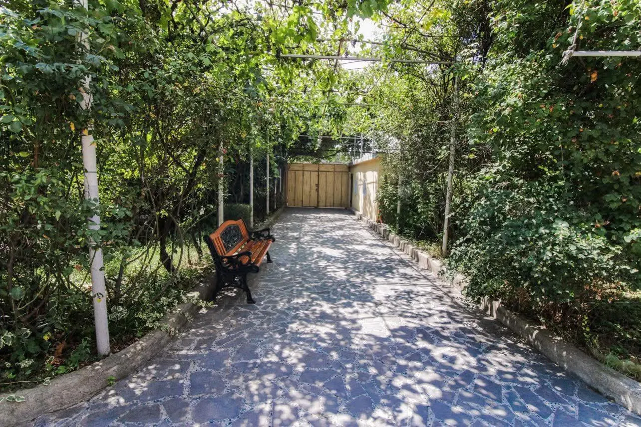 House, 5-room, 360 m²