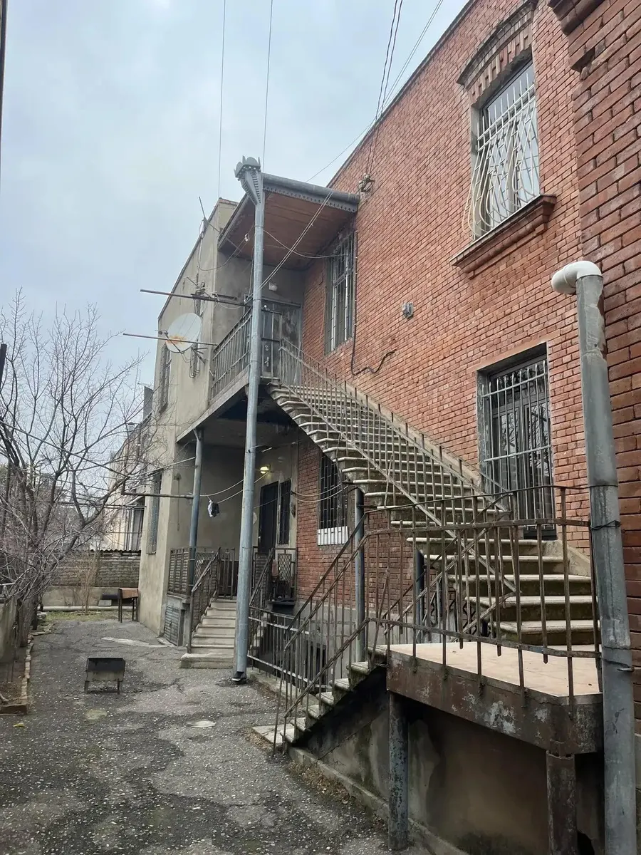 Дом, 10-комн., 310 м²