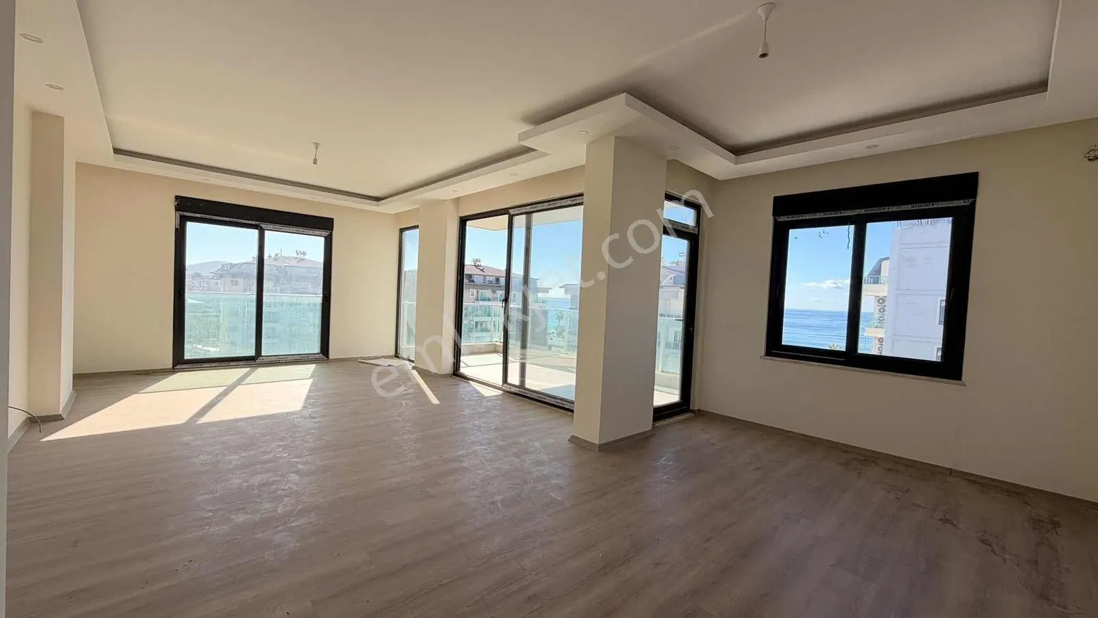 Apartment, 6-room, 300 m²