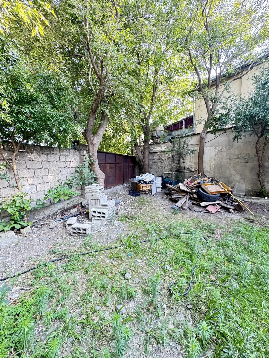 House, 6-room, 184 m²