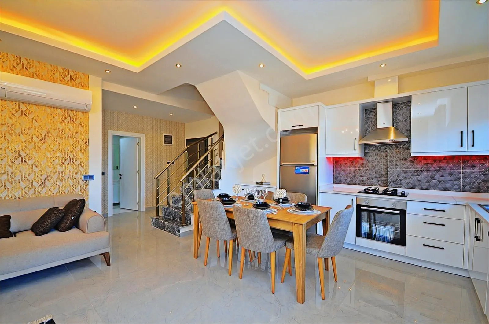 Apartment, 4-room, 145 m²