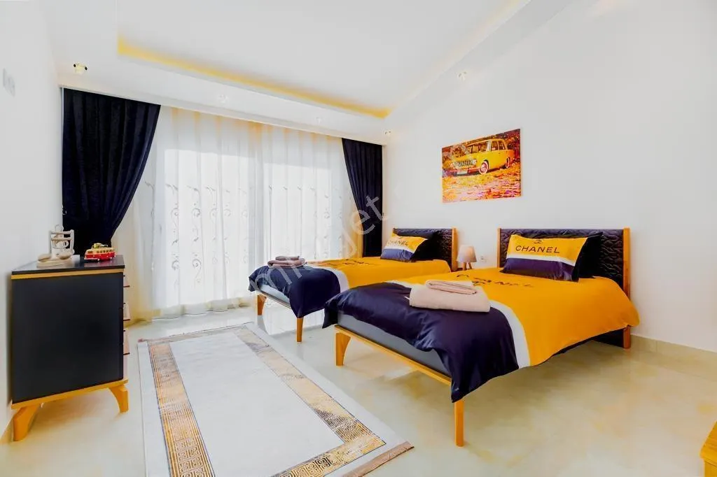 Apartment, 4-room, 200 m²