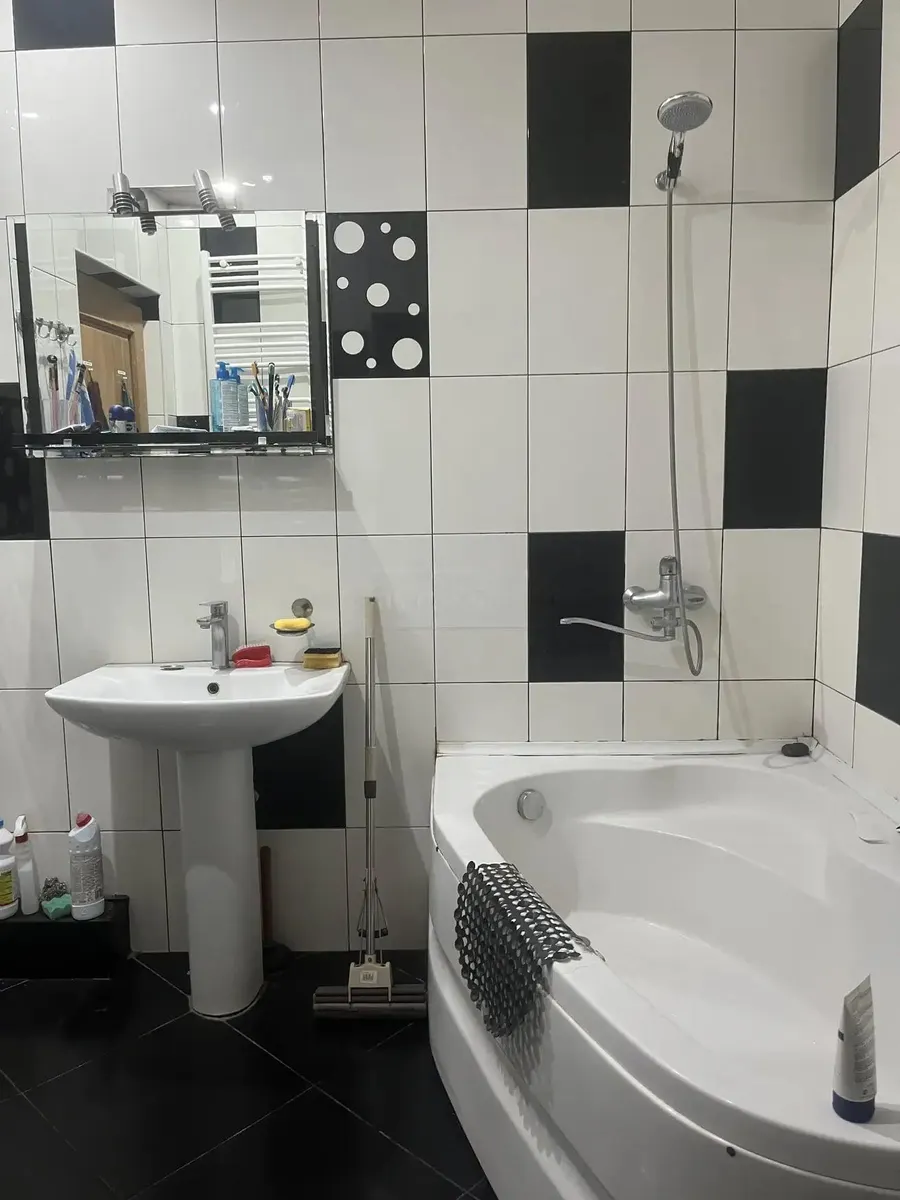 Дом, 10-комн., 310 м²