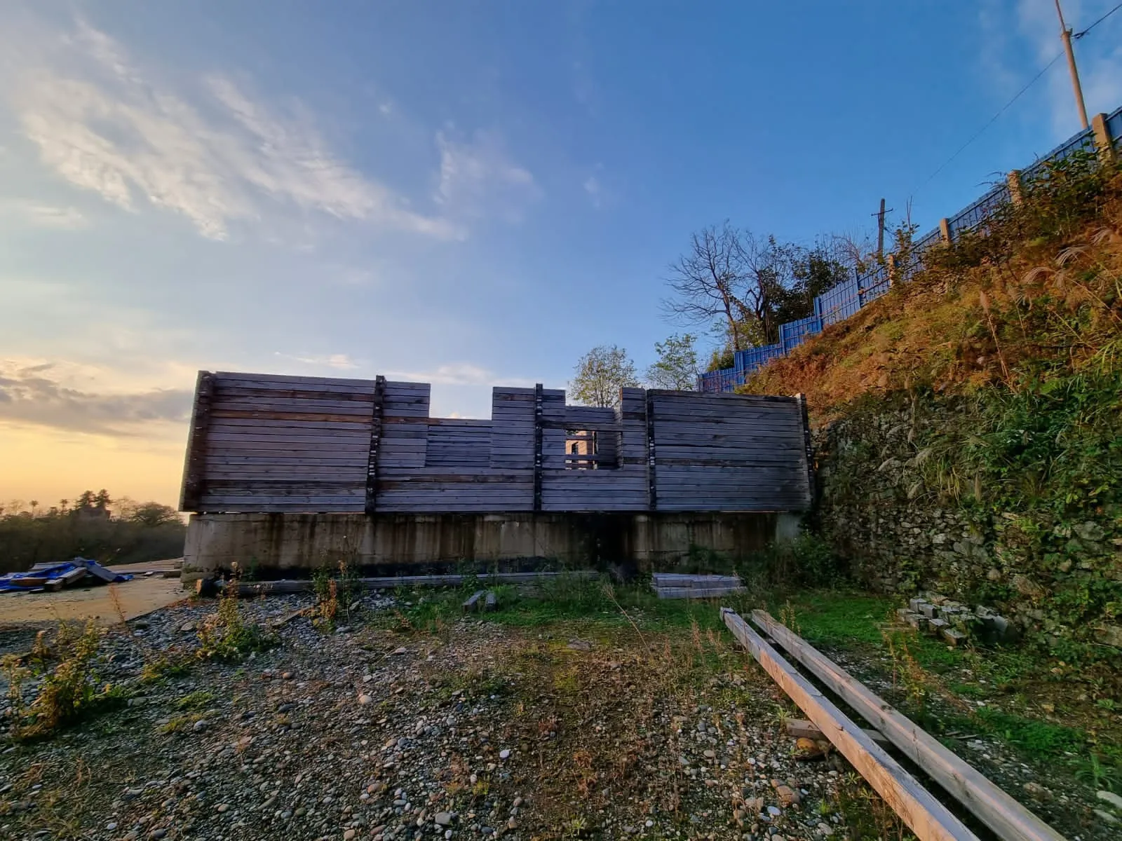Land, 2600 m²