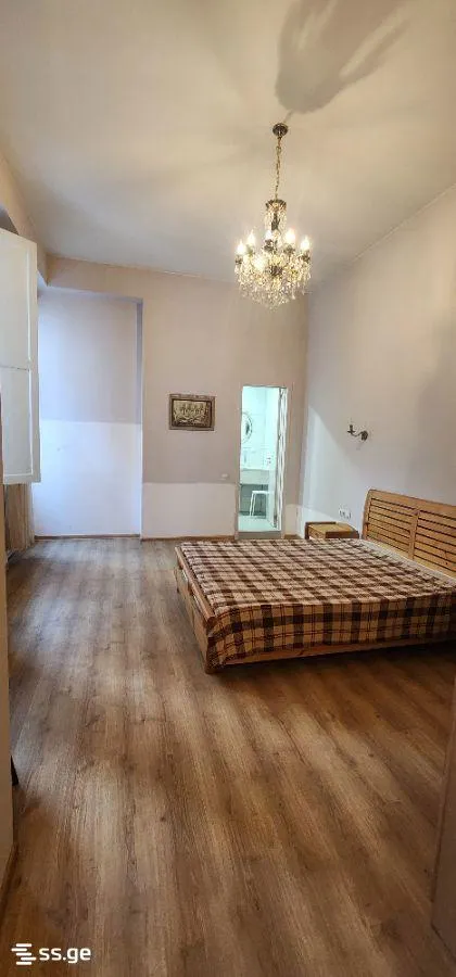 Квартира, 4-комн., 122 м²