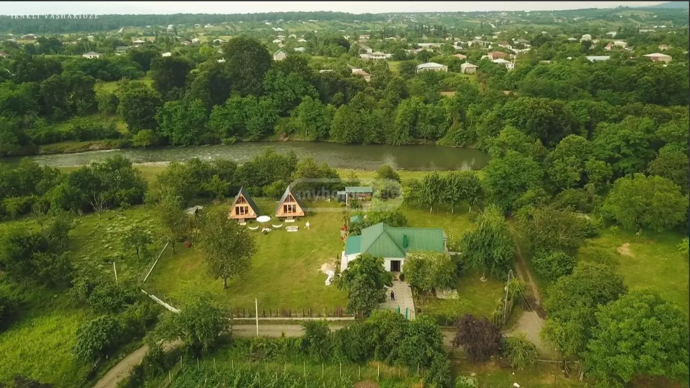 House, 4-room, 200 m²