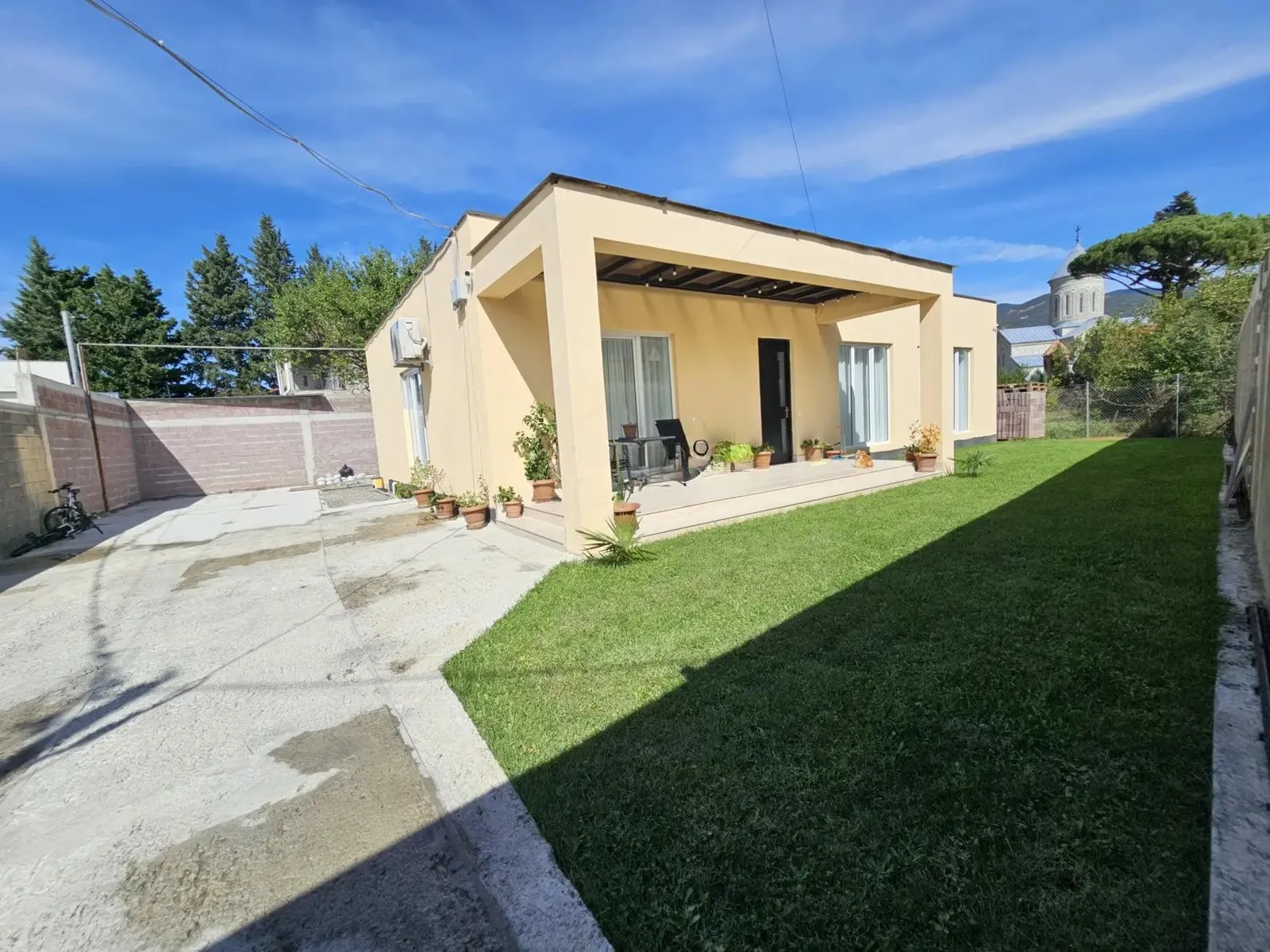 House, 5-room, 170 m²