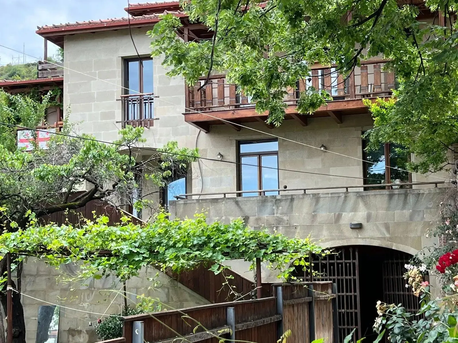 Дом, 15-комн., 900 м²