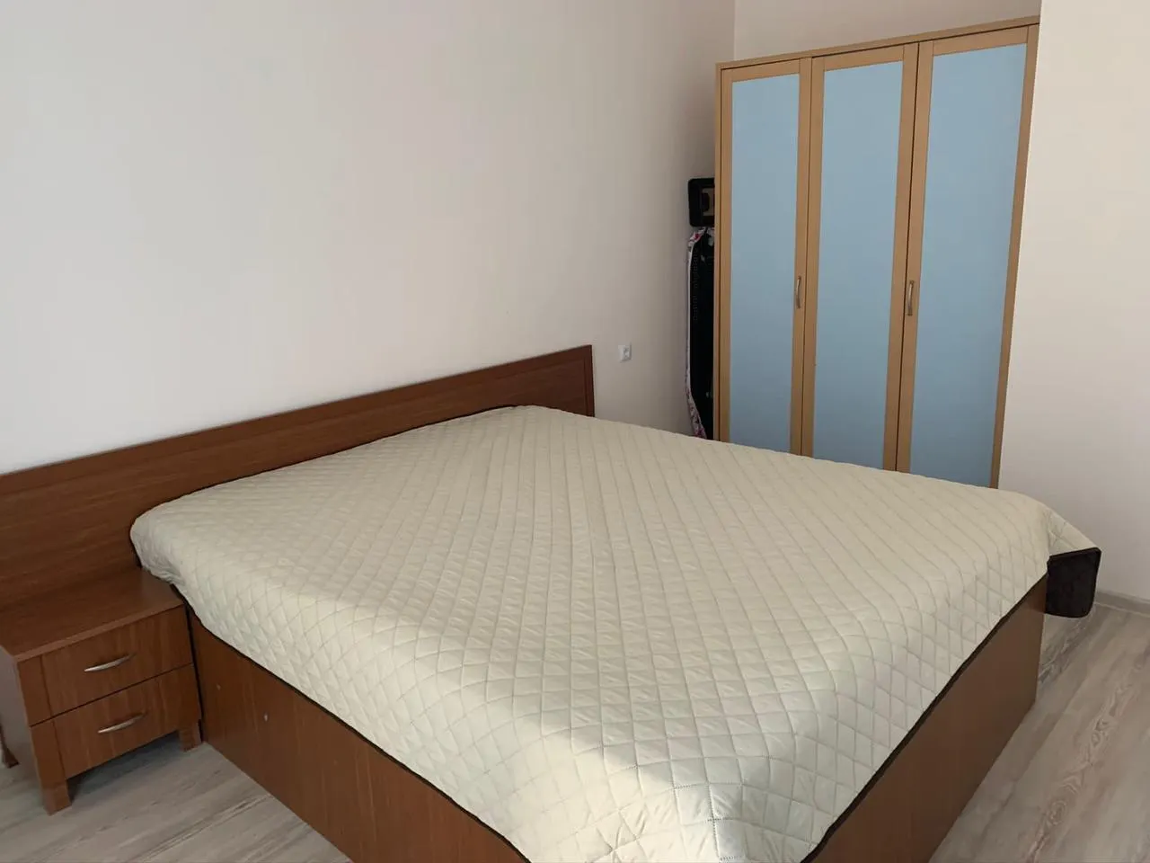 Квартира, 2-комн., 180 м², Mega City