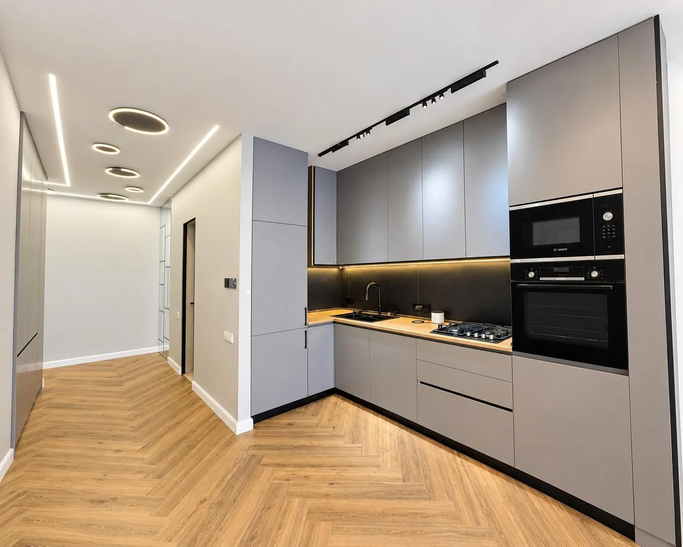 Квартира, 1-комн., 80 м², Mega City