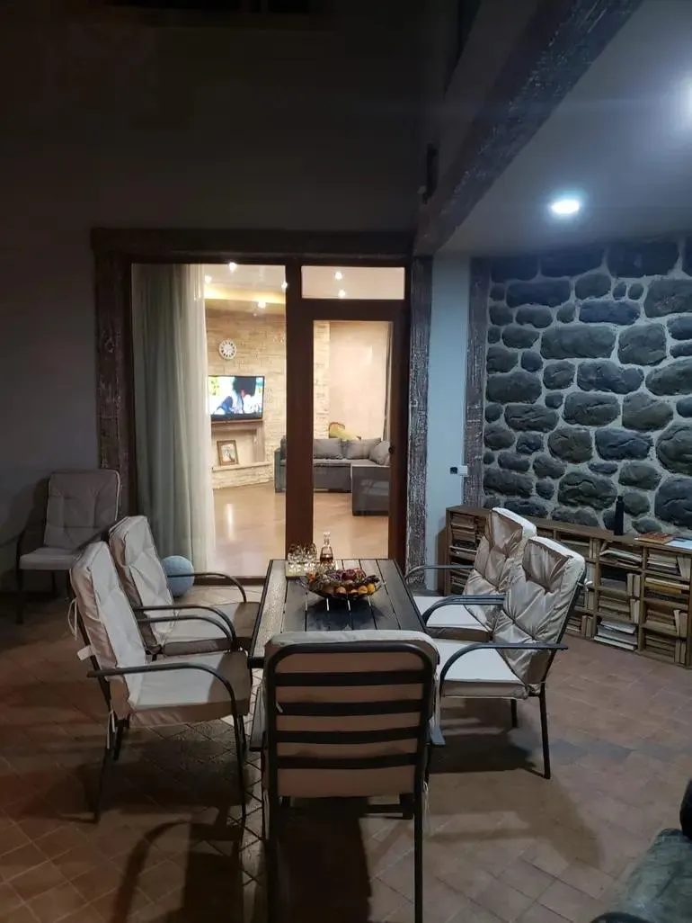 Дом, 5-комн., 580 м²