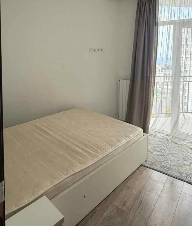 Квартира, 3-комн., 57 м², Mega City